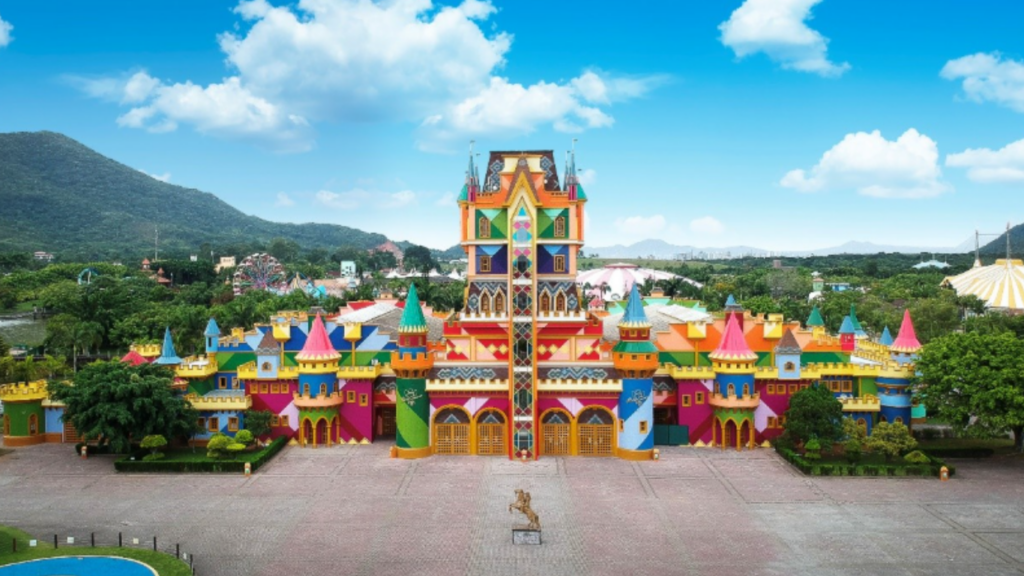 Beto Carrero World, em Penha (SC), que volta a funcionar todos os dias a partir de 10 de outubro