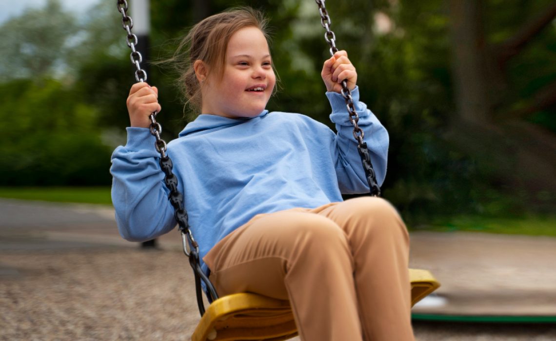 Criança com Síndrome de Down (banco de imagens Pixabay)